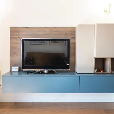 Angelico Terrace Modern *